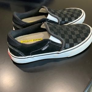 wide toe vans